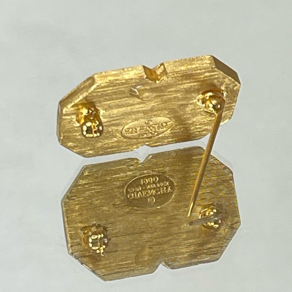 GIVENCHY GG Logo Gold Tone Brooch - Picture 2 of 6